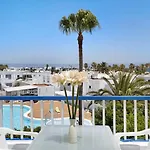 Con Vista Piscina Апартаменты *